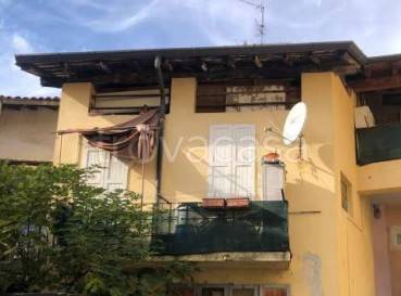 appartamento in vendita a Caronno Varesino