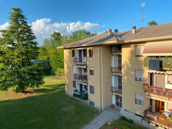 appartamento in vendita a Caronno Varesino