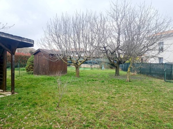 terreno edificabile in vendita a Caronno Varesino