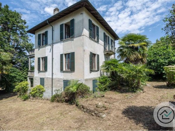 casa indipendente in vendita a Caronno Varesino