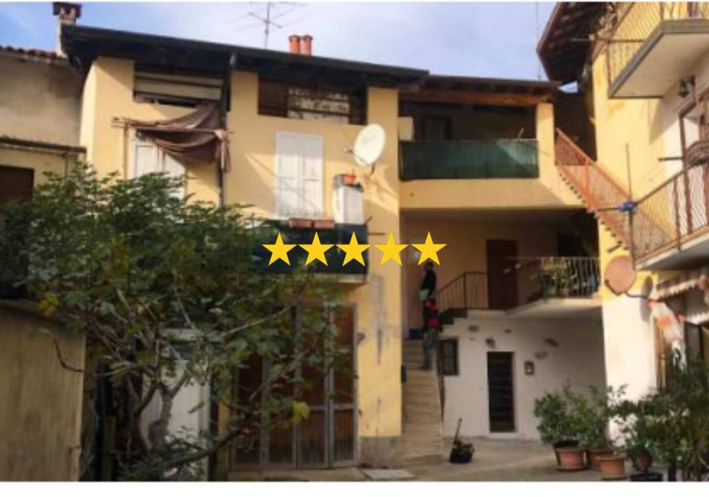 appartamento in vendita a Caronno Varesino