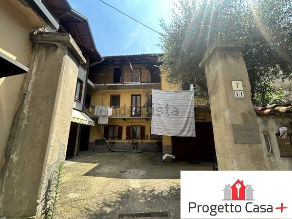 appartamento in vendita a Caronno Varesino in zona Stribiana