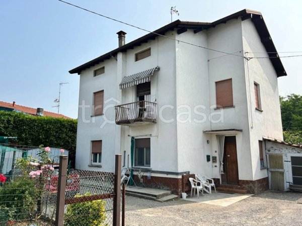 appartamento in vendita a Caronno Varesino