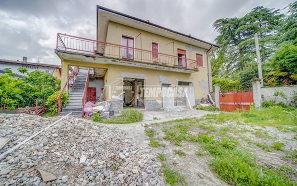 casa indipendente in vendita a Caronno Varesino