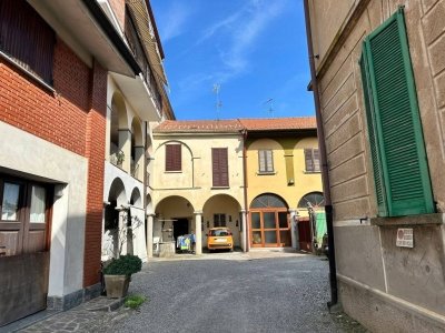 appartamento in vendita a Caronno Varesino