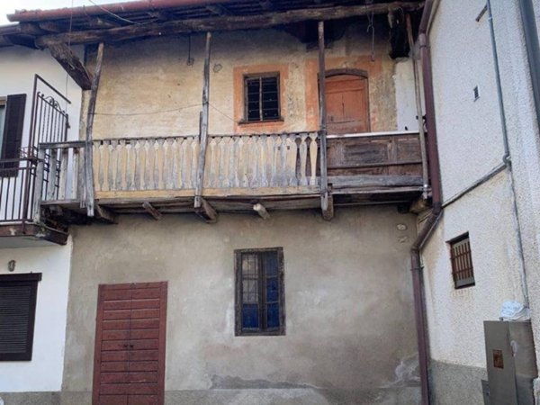 casa indipendente in vendita a Caronno Varesino