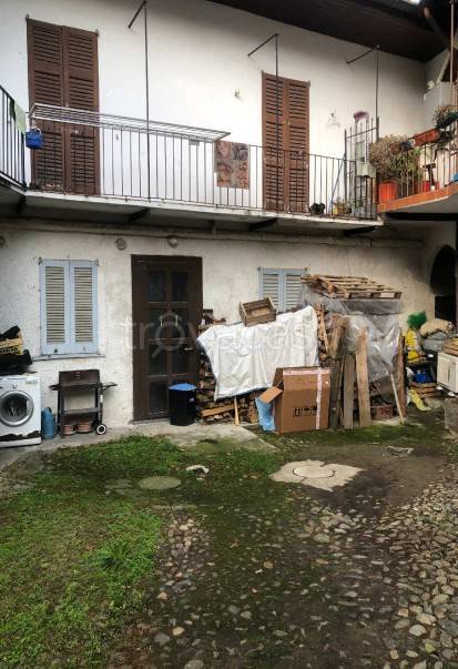 appartamento in vendita a Caronno Varesino
