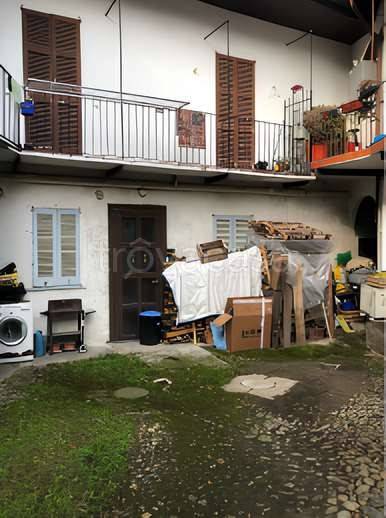 appartamento in vendita a Caronno Varesino