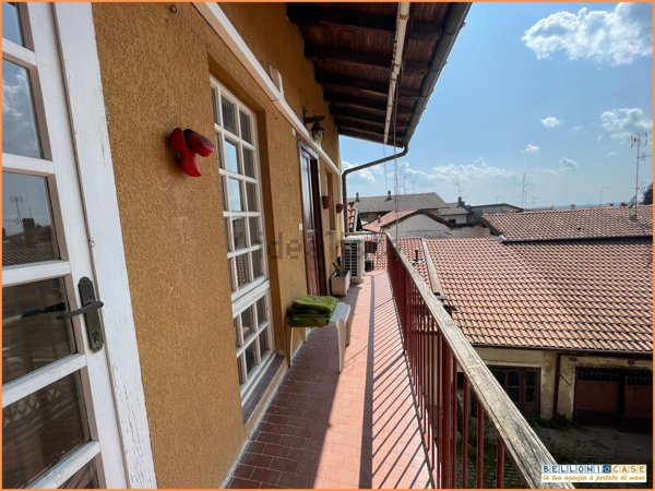 appartamento in vendita a Caronno Varesino