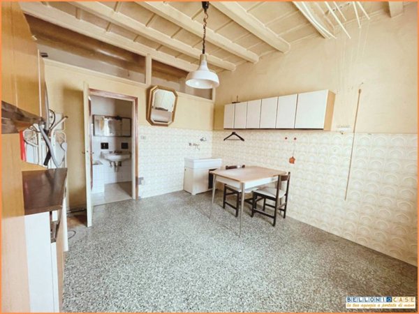 appartamento in vendita a Caronno Varesino