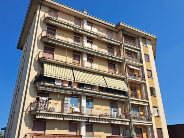 appartamento in vendita a Caronno Varesino