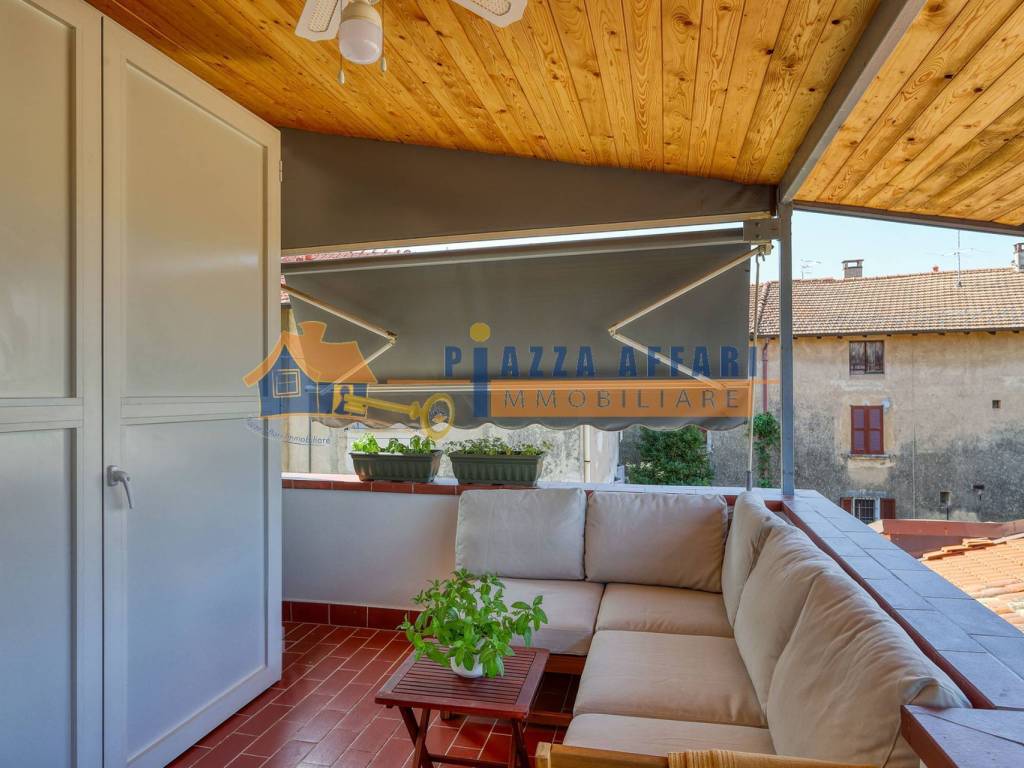 appartamento in vendita a Caronno Varesino