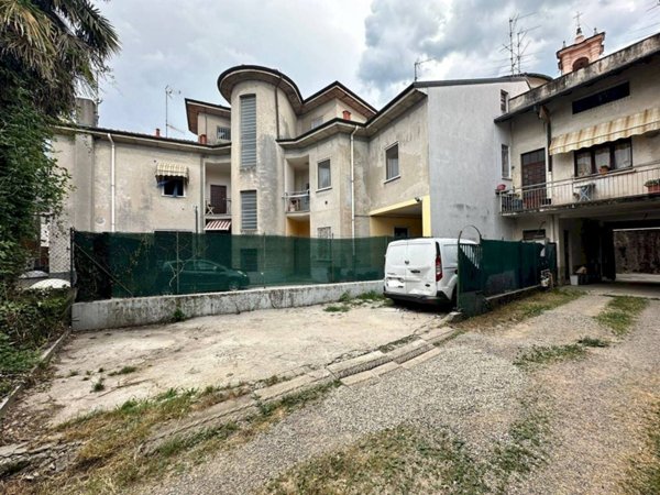 casa indipendente in vendita a Caronno Varesino