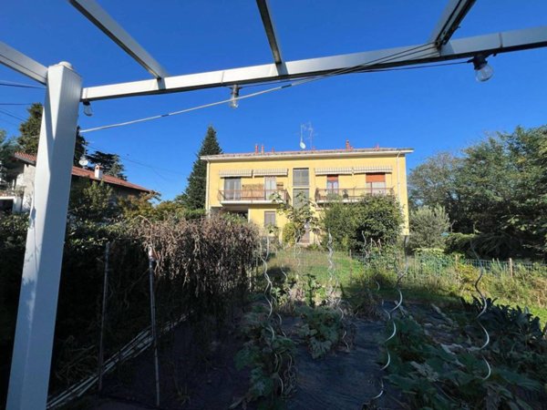 appartamento in vendita a Caronno Varesino
