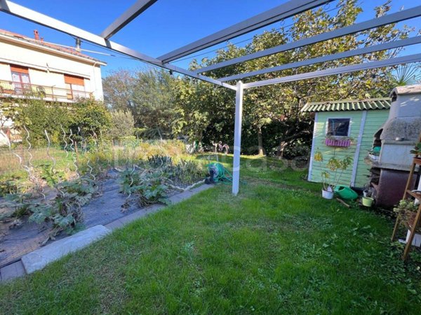 appartamento in vendita a Caronno Varesino