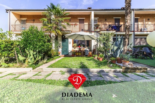 casa indipendente in vendita a Caronno Varesino
