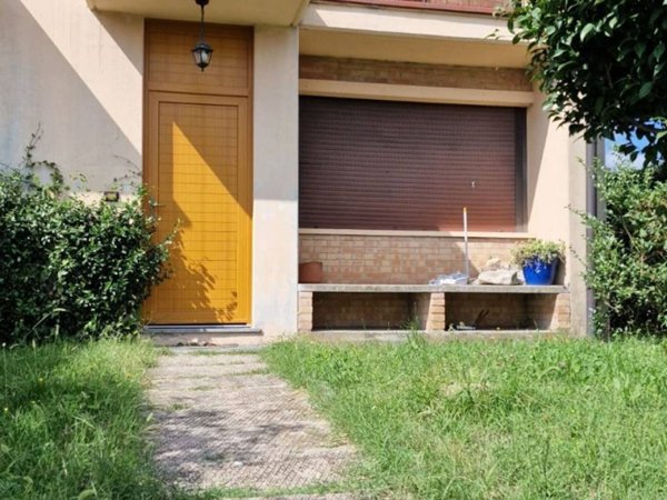 casa indipendente in vendita a Caronno Varesino
