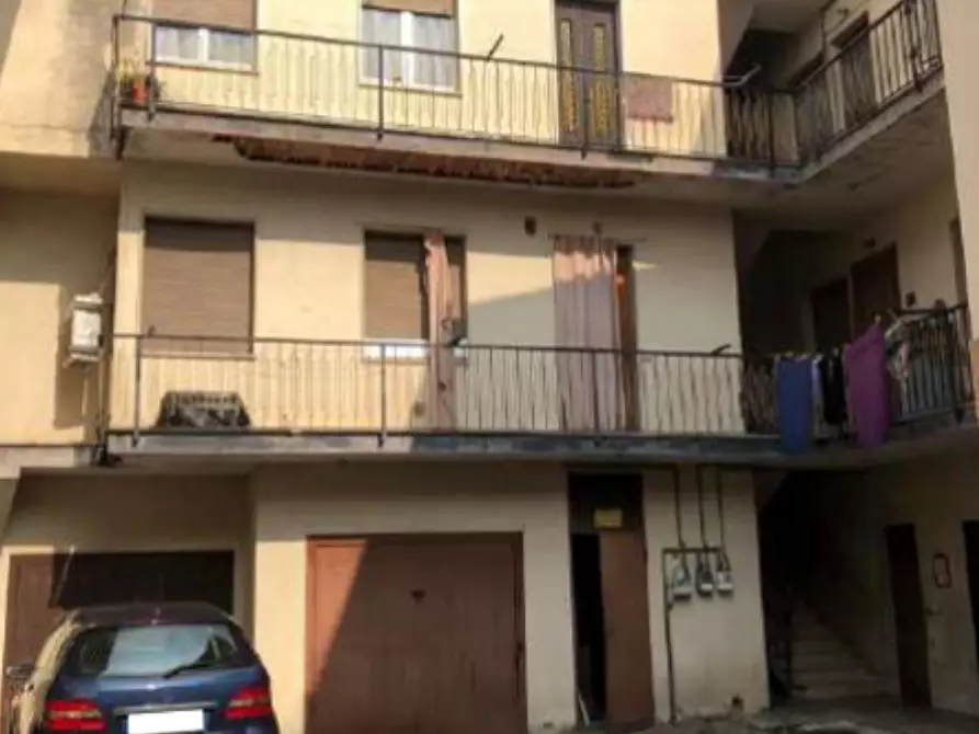 appartamento in vendita a Caronno Varesino