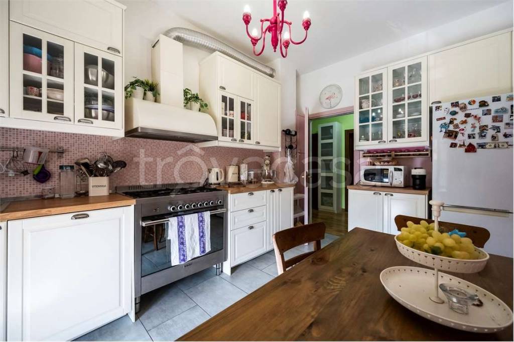 appartamento in vendita a Caronno Varesino