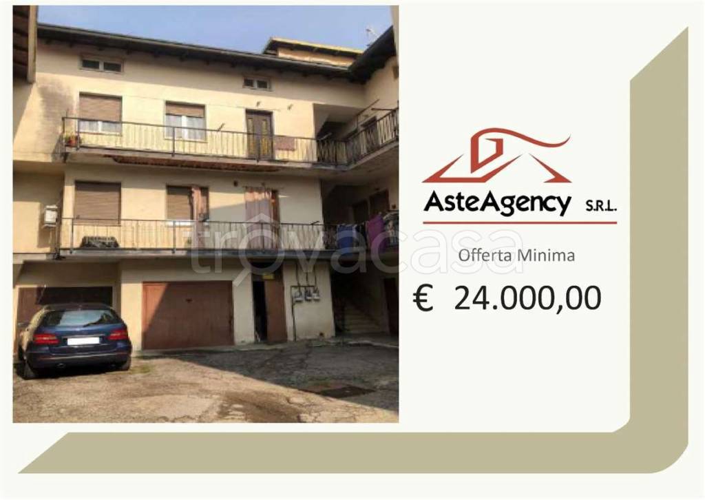 appartamento in vendita a Caronno Varesino
