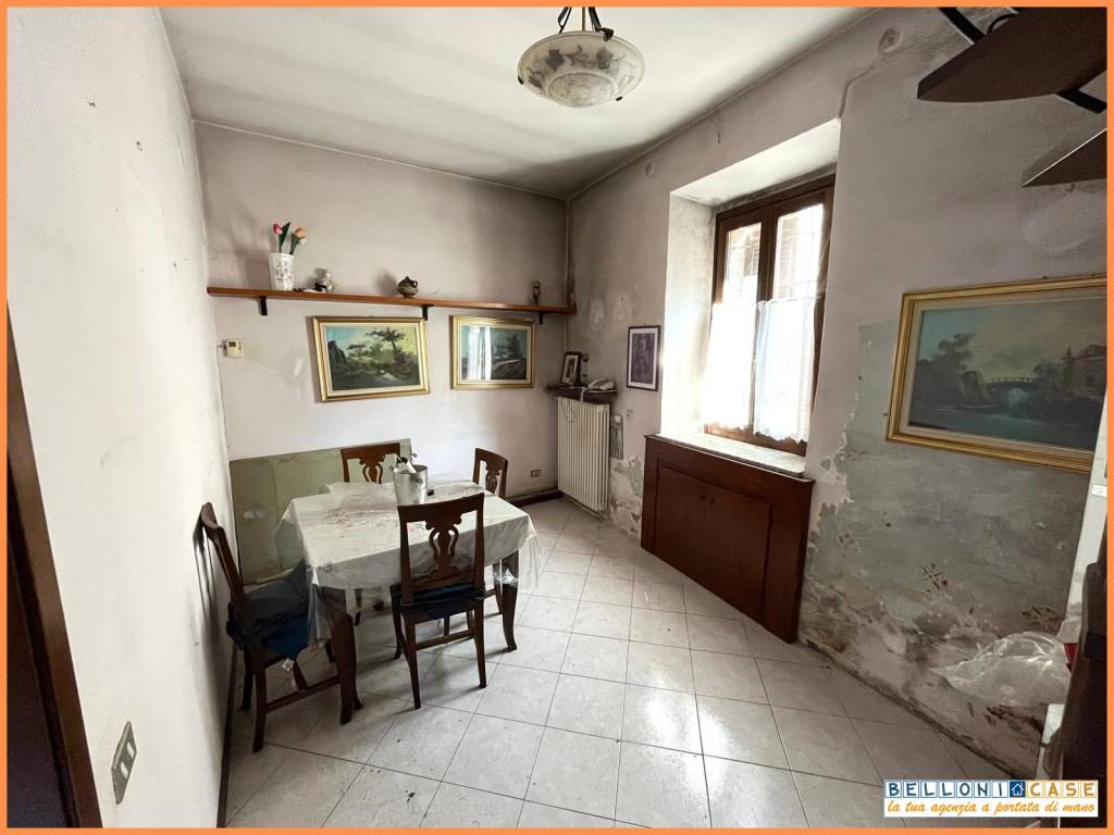 casa indipendente in vendita a Caronno Varesino