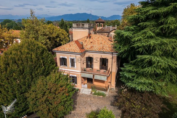 casa indipendente in vendita a Caronno Varesino