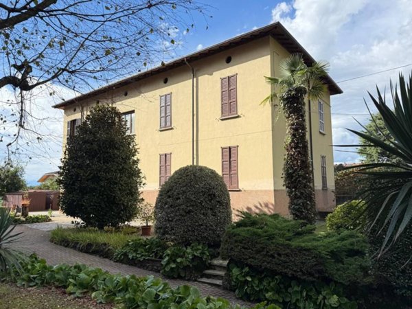 casa indipendente in vendita a Caronno Varesino