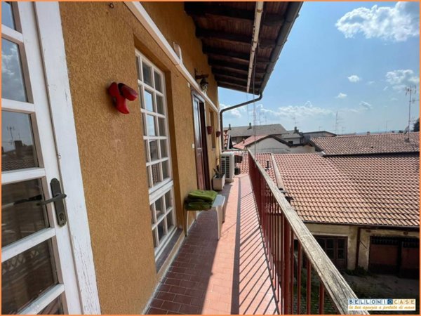 appartamento in vendita a Caronno Varesino