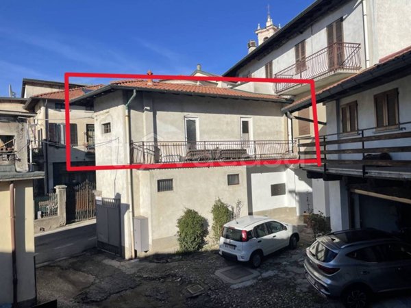 appartamento in vendita a Caronno Varesino