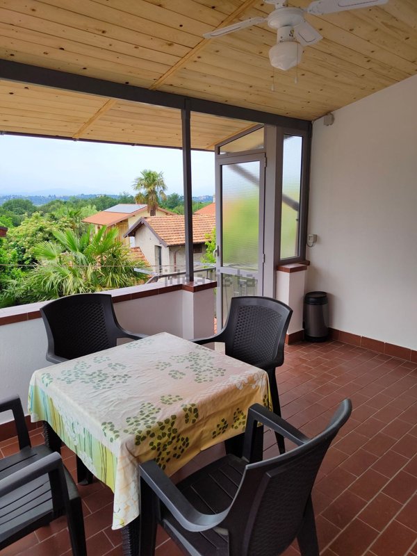 appartamento in vendita a Caronno Varesino