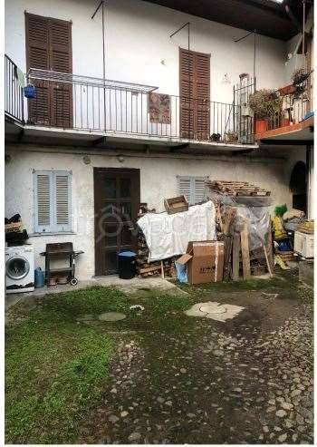 appartamento in vendita a Caronno Varesino