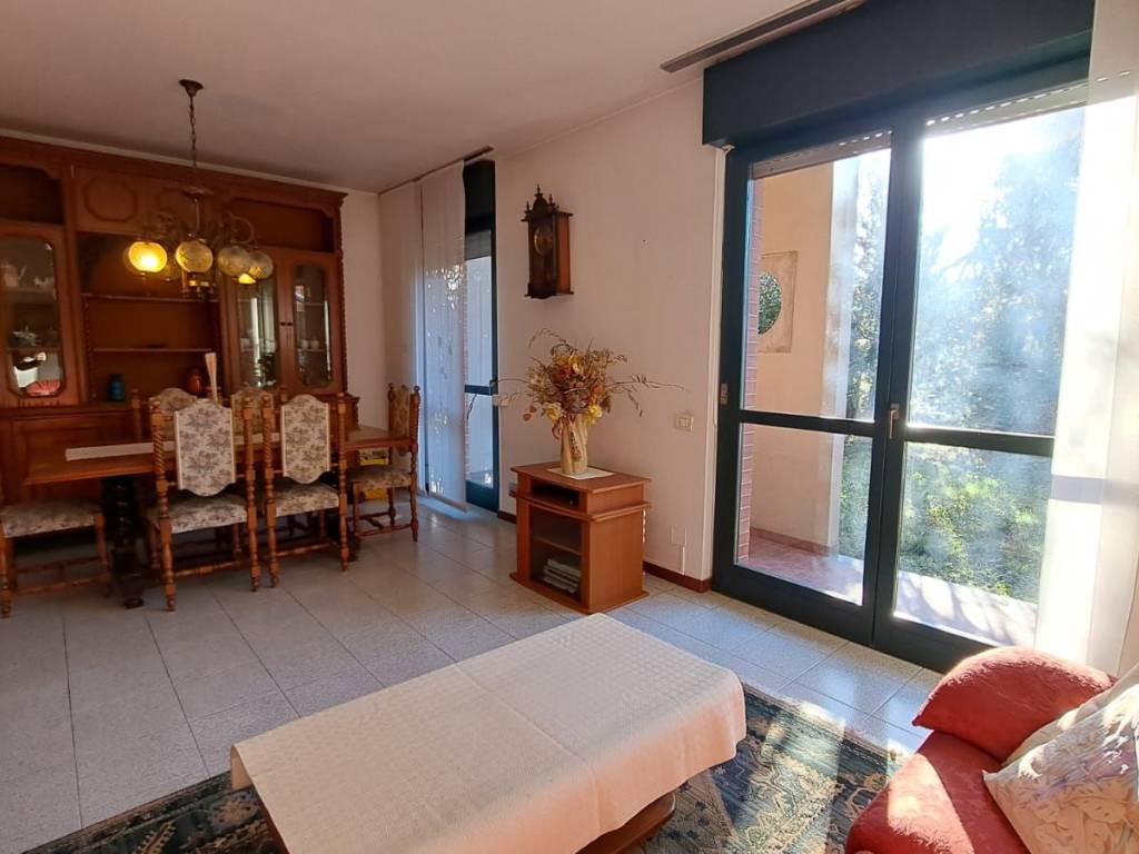 casa indipendente in vendita a Caronno Varesino