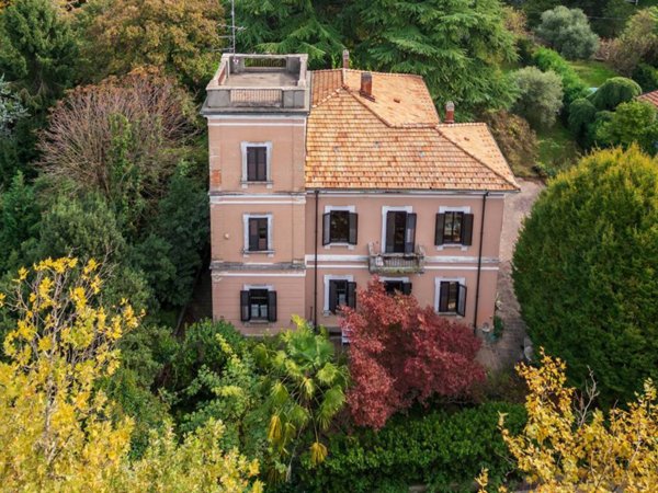 casa indipendente in vendita a Caronno Varesino