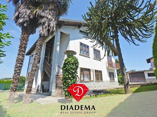 casa indipendente in vendita a Caronno Varesino
