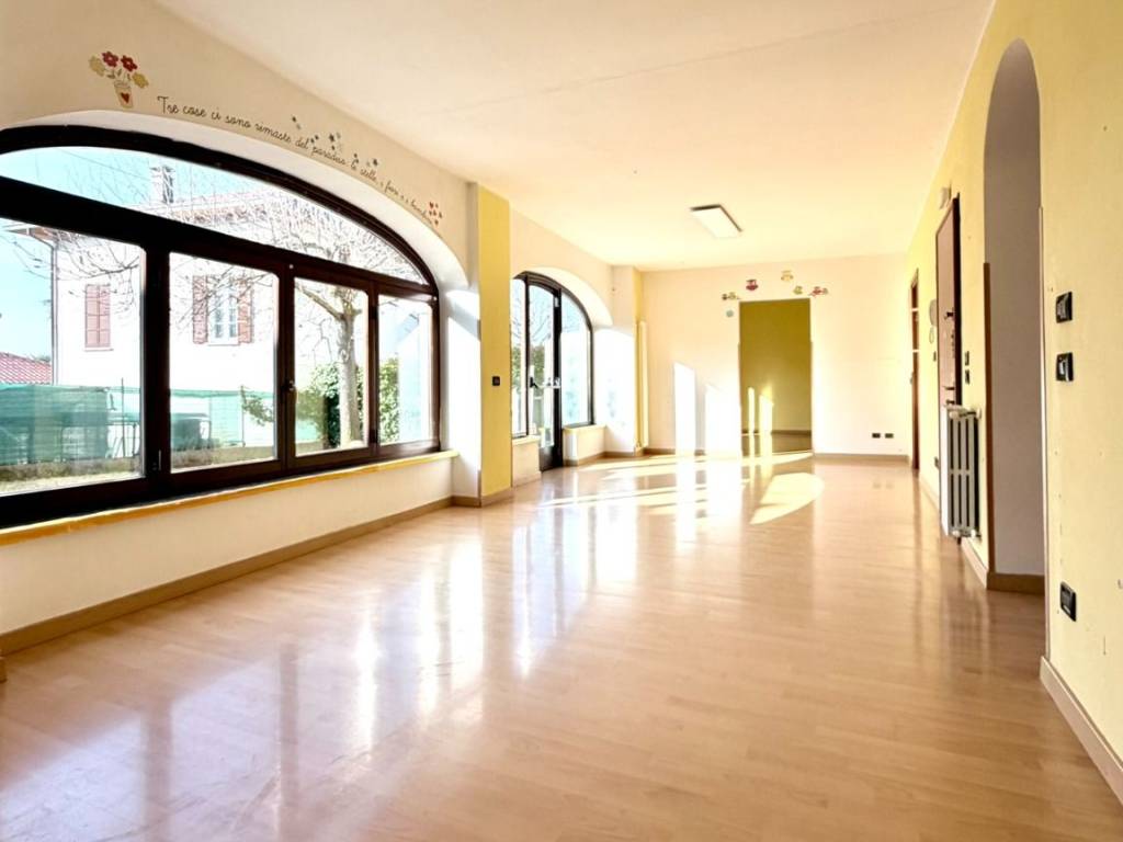 appartamento in vendita a Caronno Varesino