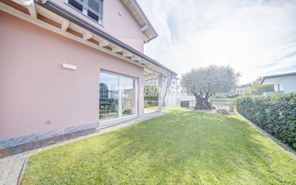 casa indipendente in vendita a Caronno Varesino in zona Palani