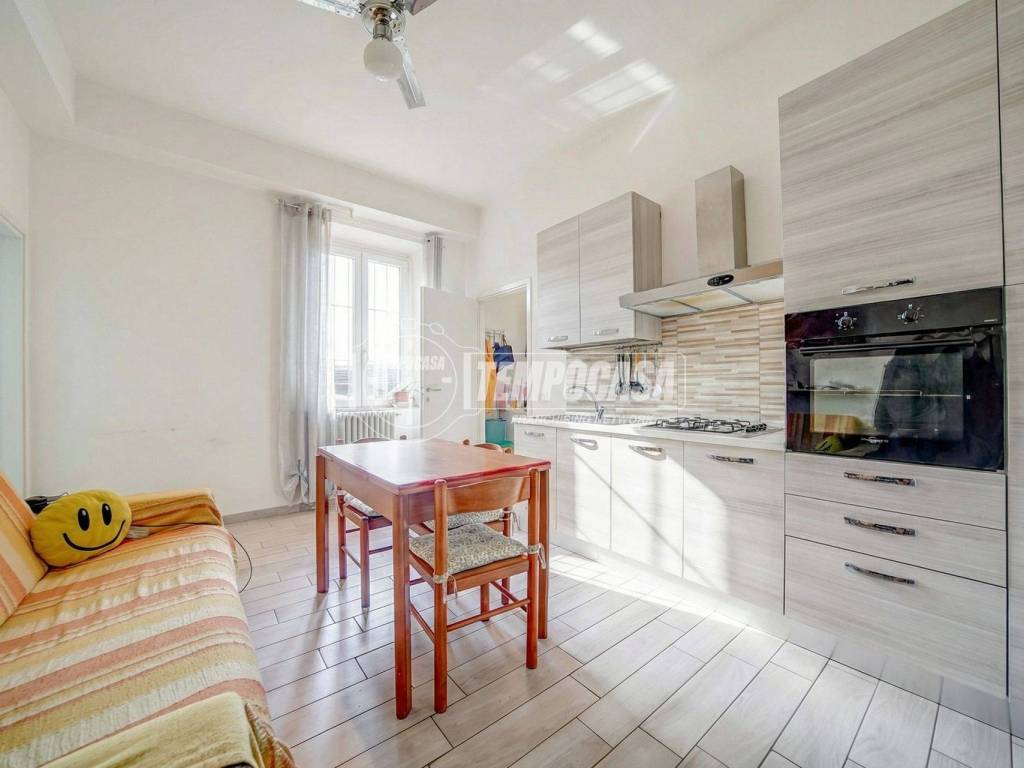 appartamento in vendita a Caronno Varesino