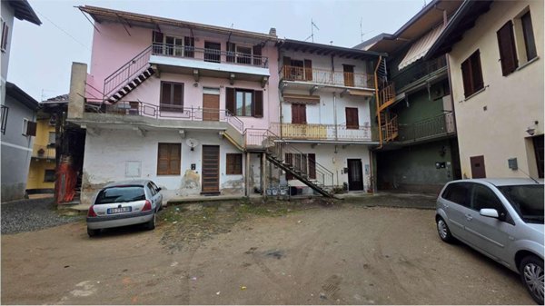 appartamento in vendita a Caronno Varesino