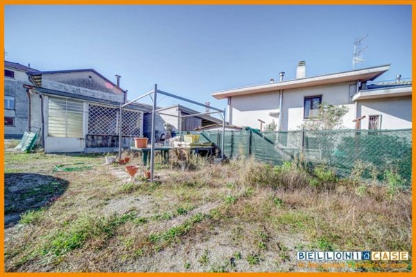 appartamento in vendita a Caronno Varesino