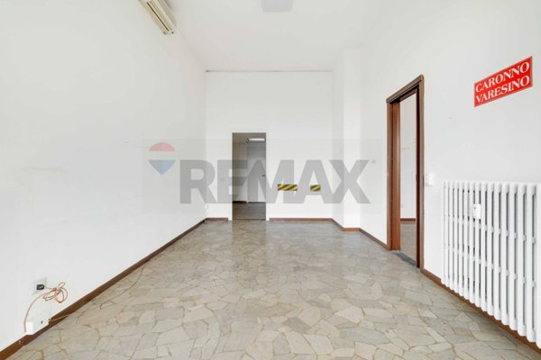 negozio in vendita a Caronno Varesino