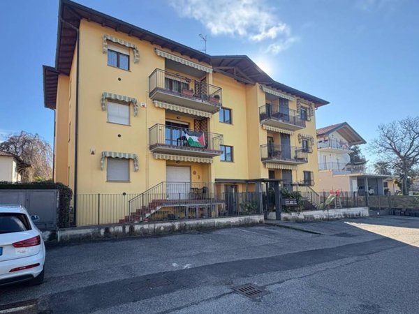 appartamento in vendita a Caronno Varesino