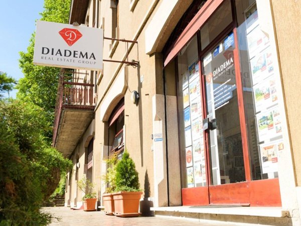 appartamento in vendita a Caronno Varesino