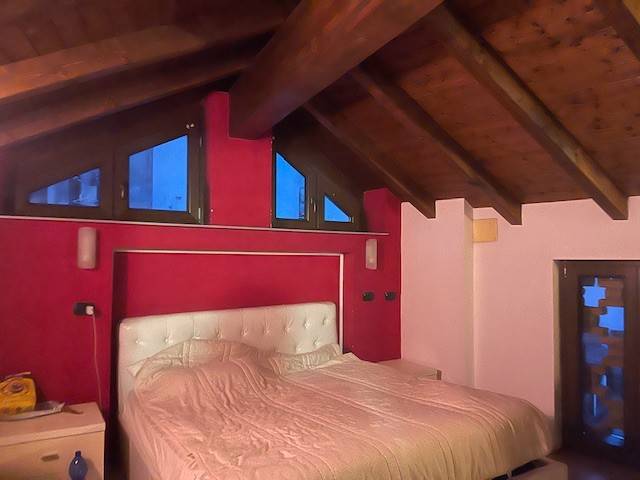 appartamento in vendita a Caronno Varesino