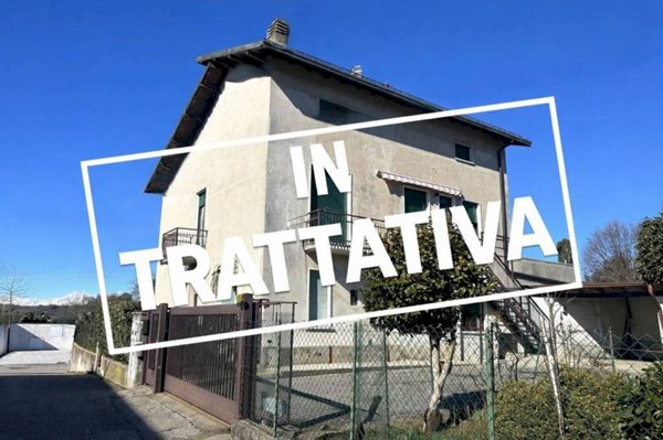 appartamento in vendita a Caronno Varesino