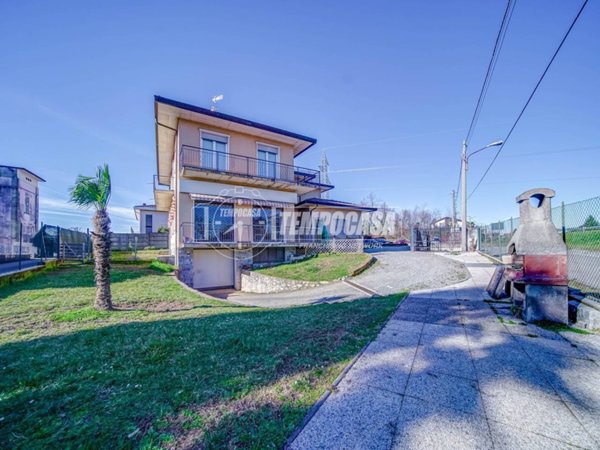 casa indipendente in vendita a Caronno Varesino