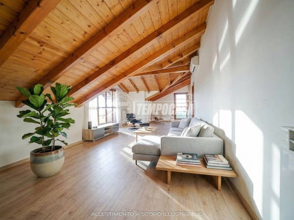 appartamento in vendita a Caronno Varesino