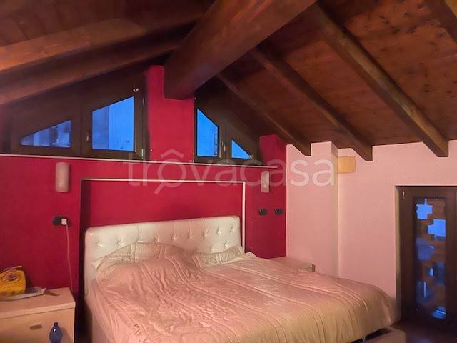 appartamento in vendita a Caronno Varesino