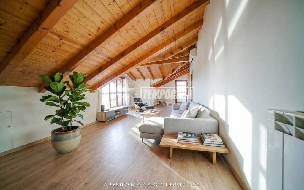 appartamento in vendita a Caronno Varesino