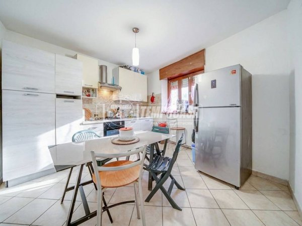 casa indipendente in vendita a Caronno Varesino