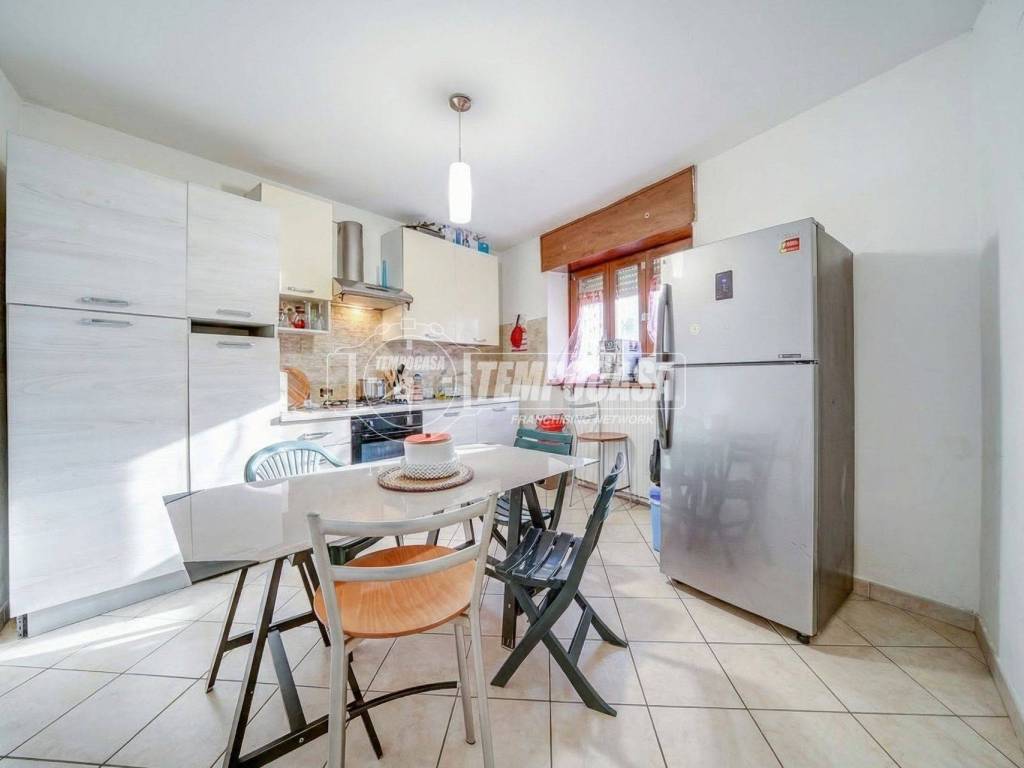 casa indipendente in vendita a Caronno Varesino